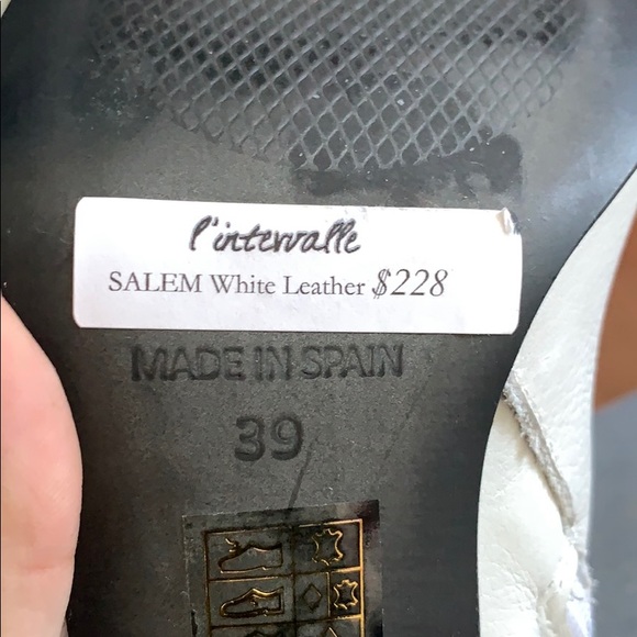 white pintervalle boots perfect for fall🖤 - Picture 9 of 9